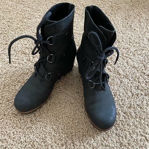 Barely worn Joan of arc sorels